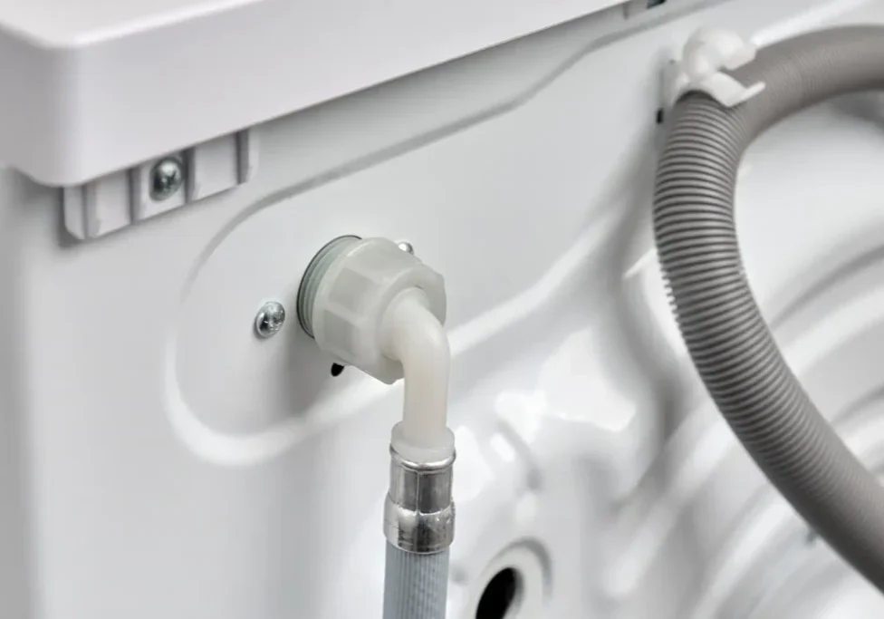 Secure washing machine hoses connection preventing burst washer hoses and leaks Secure washing machine hoses connection preventing burst washer hoses and leaks